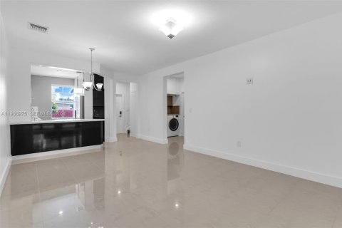 Townhouse in Homestead, Florida 4 bedrooms, 146.04 sq.m. № 2028106 - photo 7