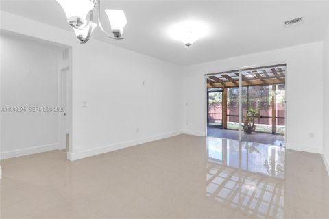 Townhouse in Homestead, Florida 4 bedrooms, 146.04 sq.m. № 2028106 - photo 10