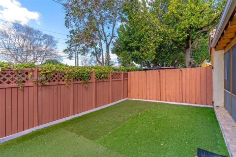 Townhouse in Homestead, Florida 4 bedrooms, 146.04 sq.m. № 2028106 - photo 27