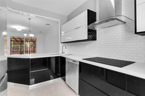 Townhouse in Homestead, Florida 4 bedrooms, 146.04 sq.m. № 2028106