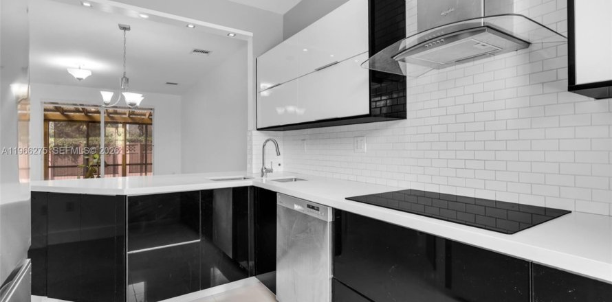 Townhouse in Homestead, Florida 4 bedrooms, 146.04 sq.m. № 2028106