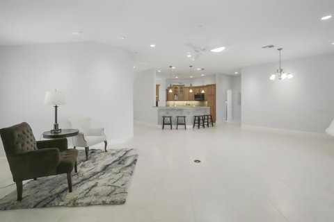 Casa en venta en The Villages, Florida, 3 dormitorios, 178.93 m2 № 1898783 - foto 17