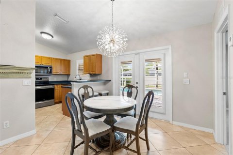 Villa ou maison à vendre à North Port, Floride: 3 chambres, 117.71 m2 № 2399461 - photo 13