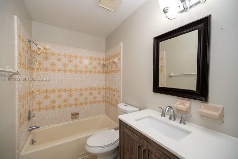 Immobilier commercial à vendre à Rockledge, Floride: 204.57 m2 № 2042562 - photo 9