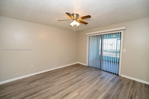 Immobilier commercial à vendre à Rockledge, Floride: 204.57 m2 № 2042562 - photo 3
