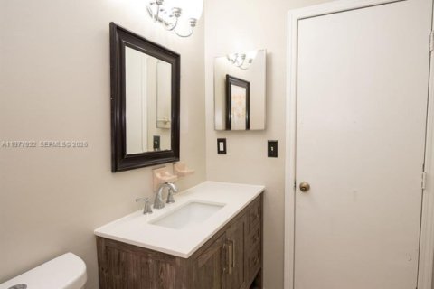 Immobilier commercial à vendre à Rockledge, Floride: 204.57 m2 № 2042562 - photo 8