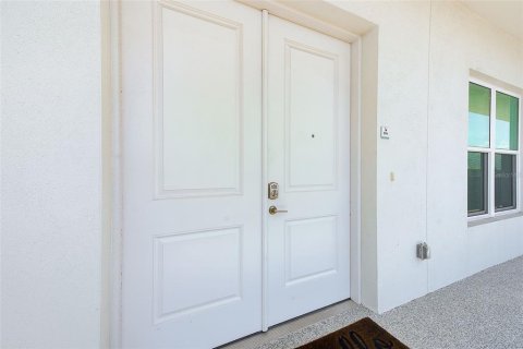 Купить кондоминиум в Мадейра - Бич, Флорида 3 комнаты, 183.76м2, № 2102733 - фото 2