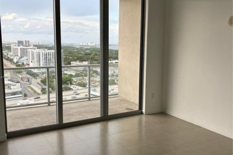 Condo in Miami, Florida, 1 bedroom № 1874607 - photo 6