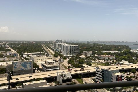 Condo in Miami, Florida, 1 bedroom № 1874607 - photo 2