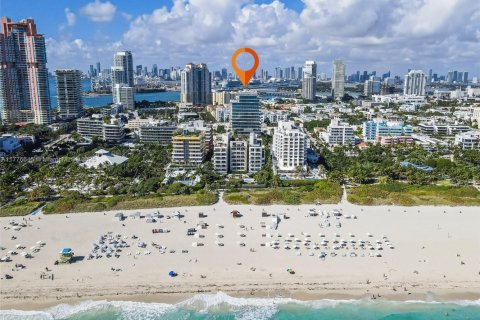 Condominio en venta en Miami Beach, Florida, 2 dormitorios, 180.04 m2 № 1863664 - foto 2