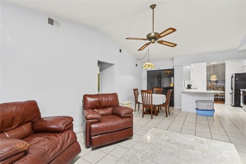 Villa ou maison à vendre à Port Charlotte, Floride: 3 chambres, 196.77 m2 № 2233133 - photo 13