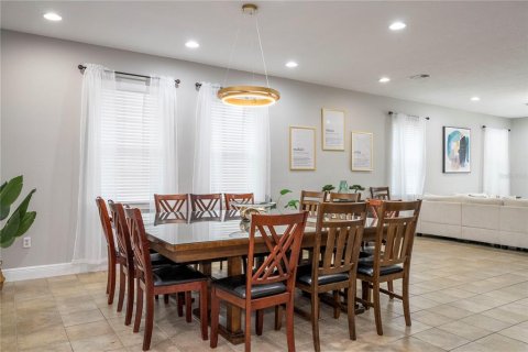 House in Kissimmee, Florida 11 bedrooms, 437.29 sq.m. № 2138184 - photo 8