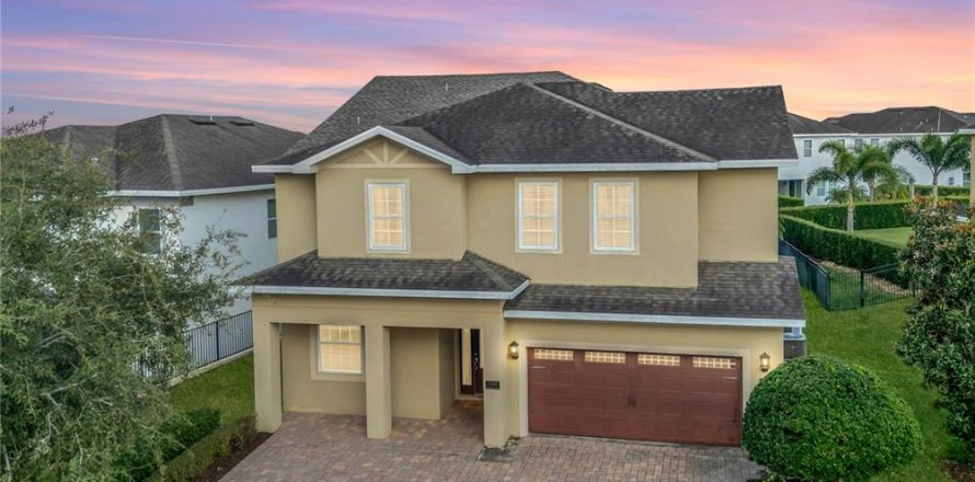 House in Kissimmee, Florida 11 bedrooms, 437.29 sq.m. № 2138184