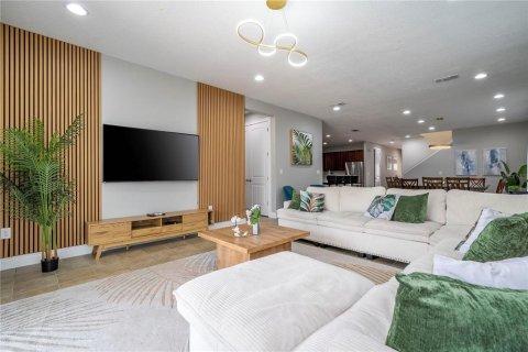 House in Kissimmee, Florida 11 bedrooms, 437.29 sq.m. № 2138184 - photo 10