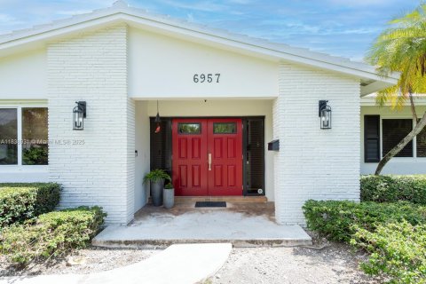 Casa en venta en Palmetto Bay, Florida, 4 dormitorios, 222.41 m2 № 1825726 - foto 4