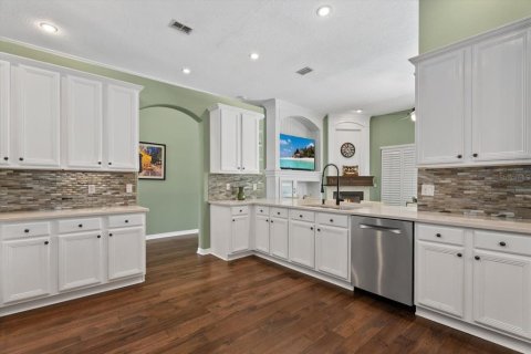 Casa en venta en Tampa, Florida, 4 dormitorios, 263.75 m2 № 2223715 - foto 9