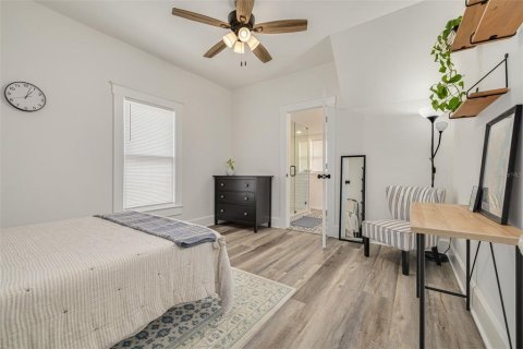 House in Tampa, Florida 2 bedrooms, 104.79 sq.m. № 2096752 - photo 12