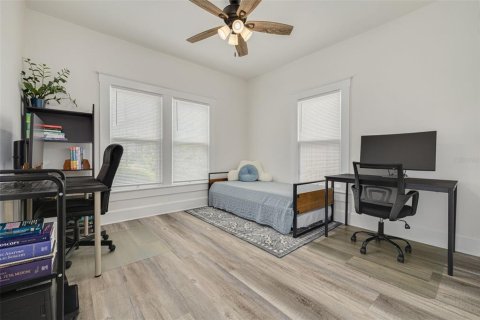 House in Tampa, Florida 2 bedrooms, 104.79 sq.m. № 2096752 - photo 17