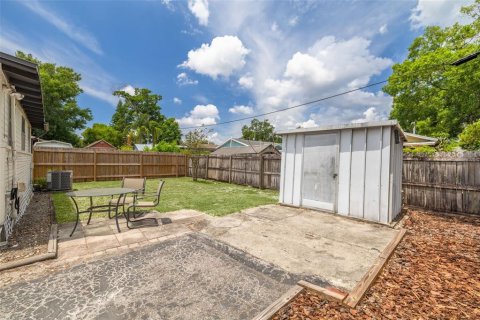 House in Tampa, Florida 2 bedrooms, 104.79 sq.m. № 2096752 - photo 24