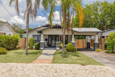 House in Tampa, Florida 2 bedrooms, 104.79 sq.m. № 2096752 - photo 3