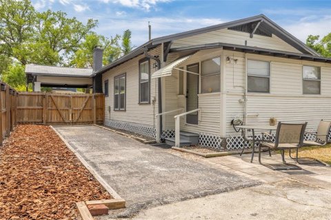 House in Tampa, Florida 2 bedrooms, 104.79 sq.m. № 2096752 - photo 21
