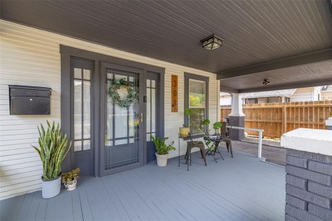 House in Tampa, Florida 2 bedrooms, 104.79 sq.m. № 2096752 - photo 2