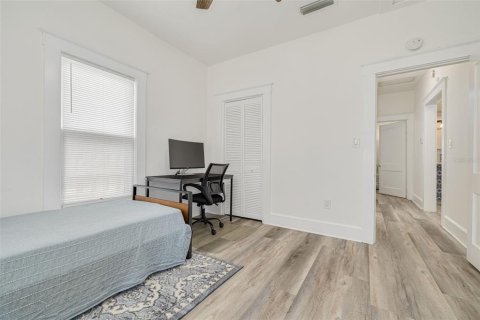 House in Tampa, Florida 2 bedrooms, 104.79 sq.m. № 2096752 - photo 18