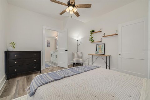 House in Tampa, Florida 2 bedrooms, 104.79 sq.m. № 2096752 - photo 13