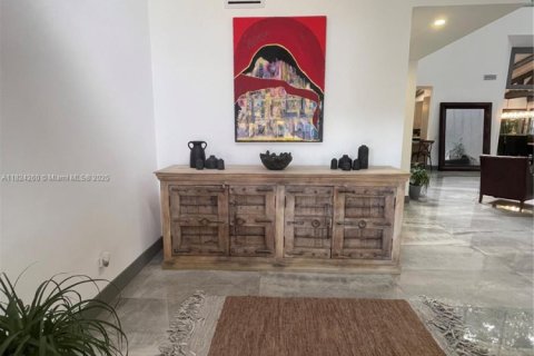 House in Hollywood, Florida 7 bedrooms, 391.95 sq.m. № 1790244 - photo 13