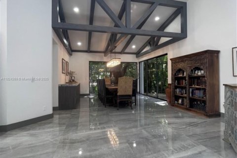 House in Hollywood, Florida 7 bedrooms, 391.95 sq.m. № 1790244 - photo 7