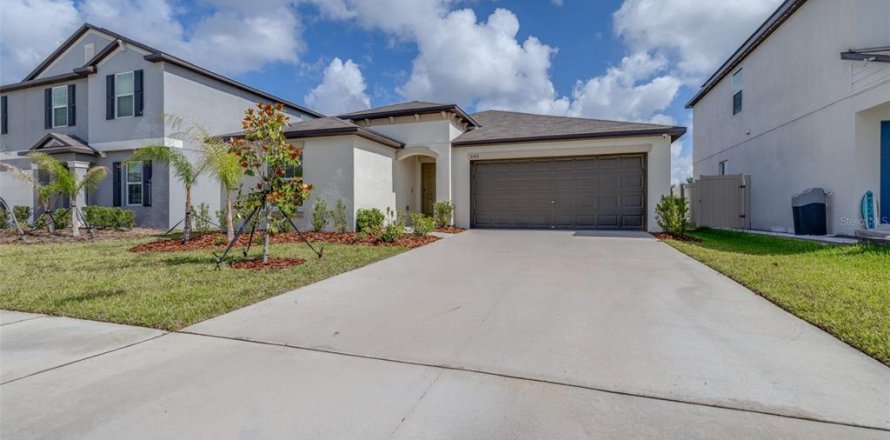 House in Wimauma, Florida 4 bedrooms, 179.77 sq.m. № 2097565