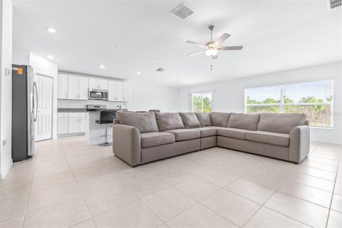 House in Wimauma, Florida 4 bedrooms, 179.77 sq.m. № 2097565 - photo 8