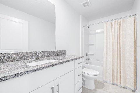 House in Wimauma, Florida 4 bedrooms, 179.77 sq.m. № 2097565 - photo 19