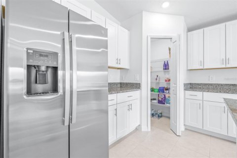House in Wimauma, Florida 4 bedrooms, 179.77 sq.m. № 2097565 - photo 12