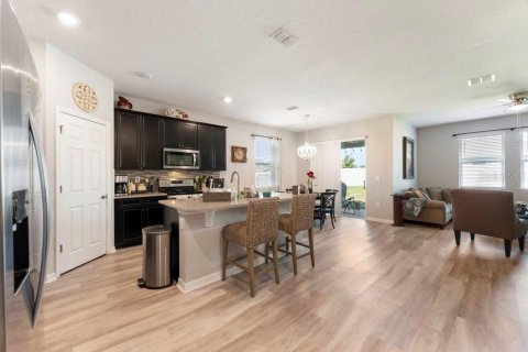 House in Howey-in-the-Hills, Florida 4 bedrooms, 177.44 sq.m. № 1885105 - photo 6