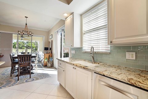 House in Stuart, Florida 3 bedrooms, 185.8 sq.m. № 1891170 - photo 12