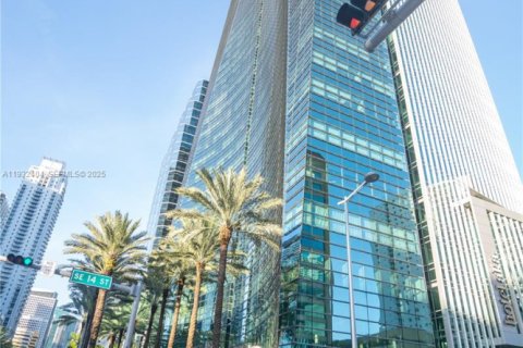 Снять в аренду кондоминиум в Майами, Флорида 1 спальня, 77.02м2, № 1991759 - фото 13