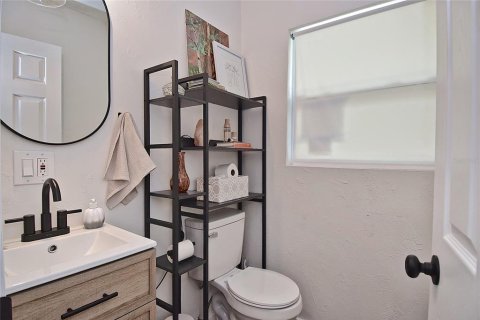 House in Sarasota, Florida 2 bedrooms, 130.34 sq.m. № 1776885 - photo 4