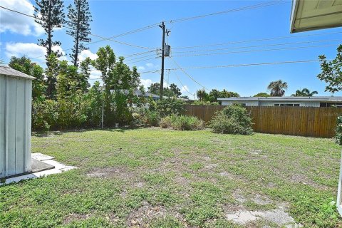House in Sarasota, Florida 2 bedrooms, 130.34 sq.m. № 1776885 - photo 26