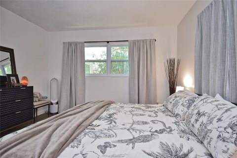 House in Sarasota, Florida 2 bedrooms, 130.34 sq.m. № 1776885 - photo 22