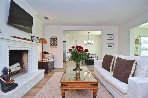House in Sarasota, Florida 2 bedrooms, 130.34 sq.m. № 1776885 - photo 15
