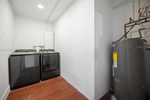 Villa ou maison à louer à Miami, Floride: 4 chambres, 196.67 m2 № 2076067 - photo 27