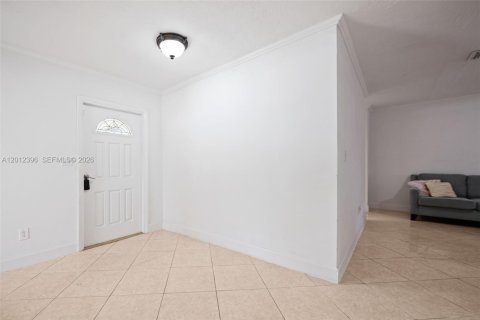 Villa ou maison à louer à Miami, Floride: 4 chambres, 196.67 m2 № 2076067 - photo 7