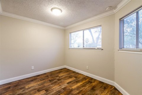 Condo in Largo, Florida, 1 bedroom № 2378050 - photo 9