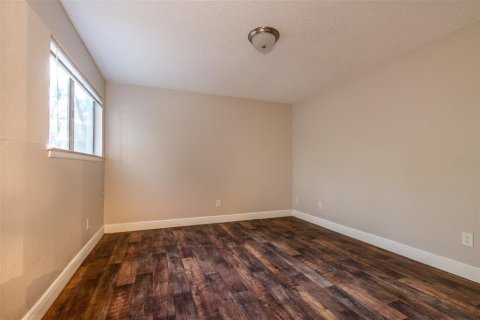 Condo in Largo, Florida, 1 bedroom № 2378050 - photo 8