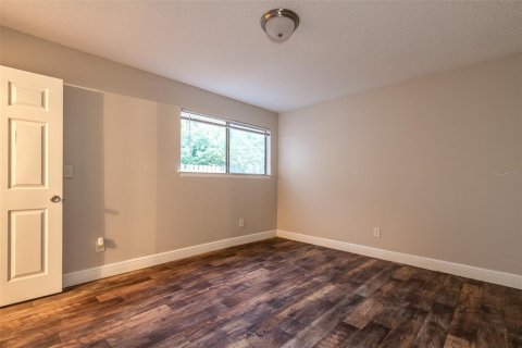 Condo in Largo, Florida, 1 bedroom № 2378050 - photo 4