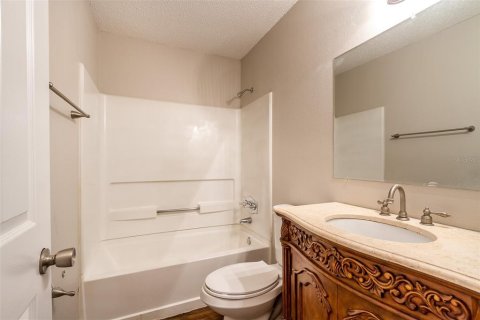 Condo in Largo, Florida, 1 bedroom № 2378050 - photo 10