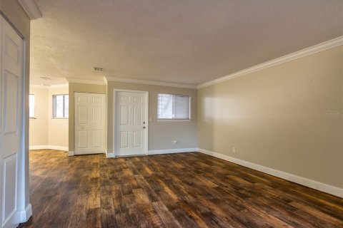 Condo in Largo, Florida, 1 bedroom № 2378050 - photo 2