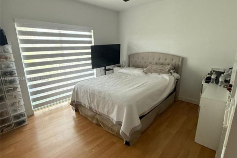 Townhouse in Miami, Florida 2 bedrooms, 104.98 sq.m. № 1952517 - photo 9
