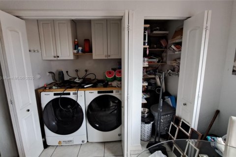 Townhouse in Miami, Florida 2 bedrooms, 104.98 sq.m. № 1952517 - photo 6